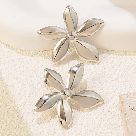 Kentucky 6 Stainless Steel Flower Stud Earrings