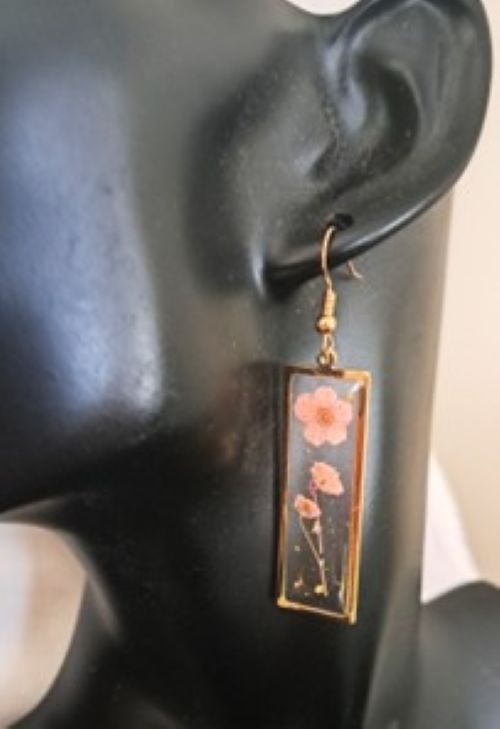 Avon Natural Dried Flowers Drop Earrings