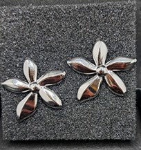 Kentucky 6 Stainless Steel Flower Stud Earrings